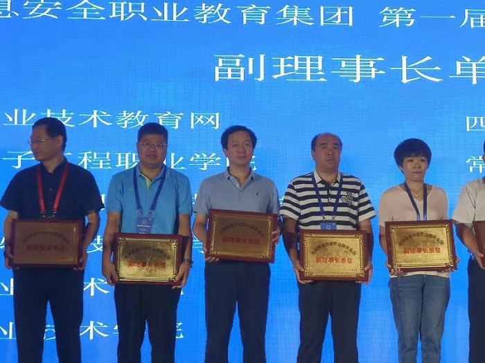 1564578508711745.jpg 1096729973.jpg